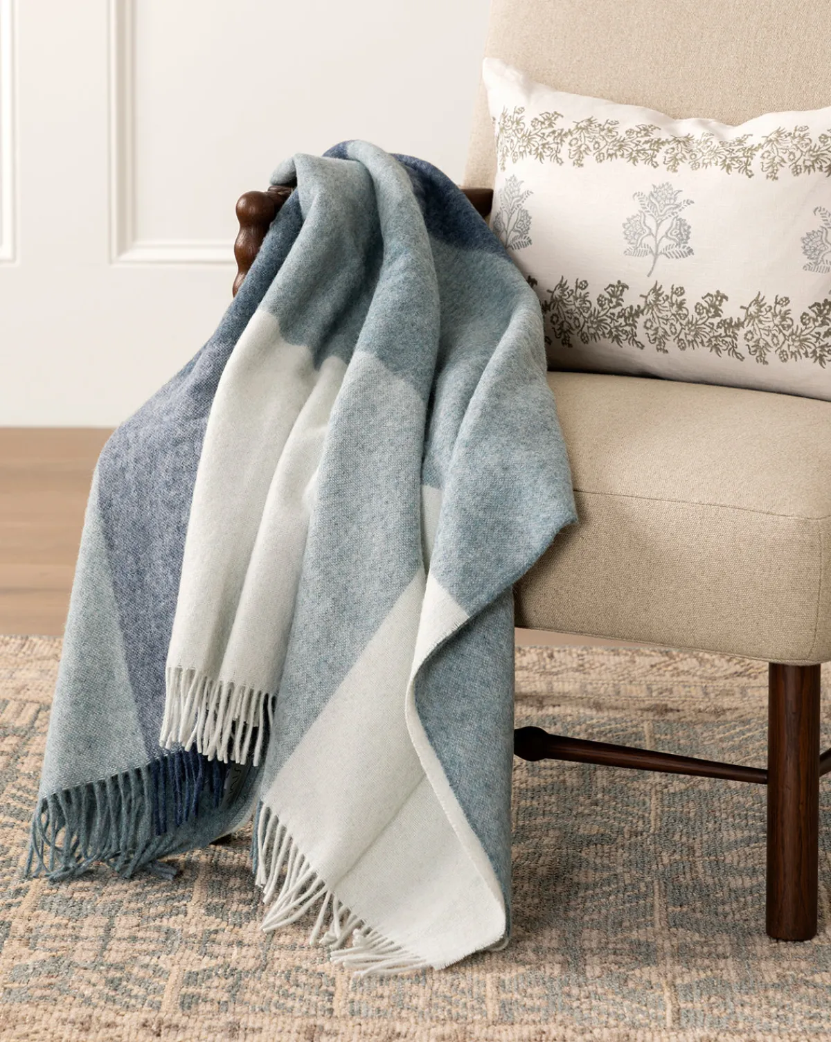 Abner Throw|Fibre Clearance