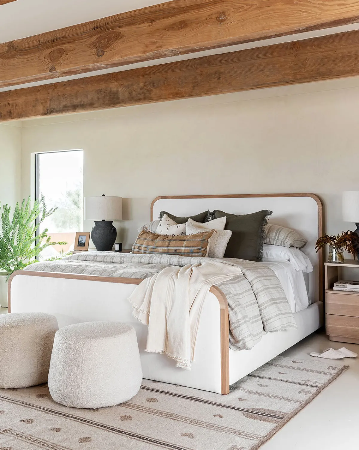 Ainsworth Bed|Community Discount