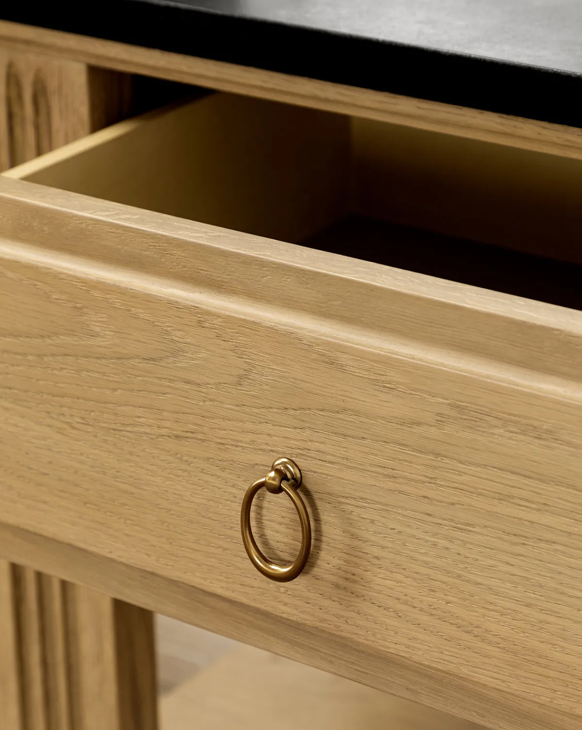 Ambrose Nightstand|YANG CHENG WOODEN INDUSTRIES INTERNATIONAL (VIETNAM) CO LTD