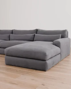 Beckstead Chaise Sectional 128"|Community Outlet