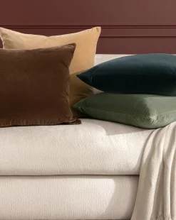 Bellevue Velvet Pillow Cover|Narayan Industries Global Limited Clearance