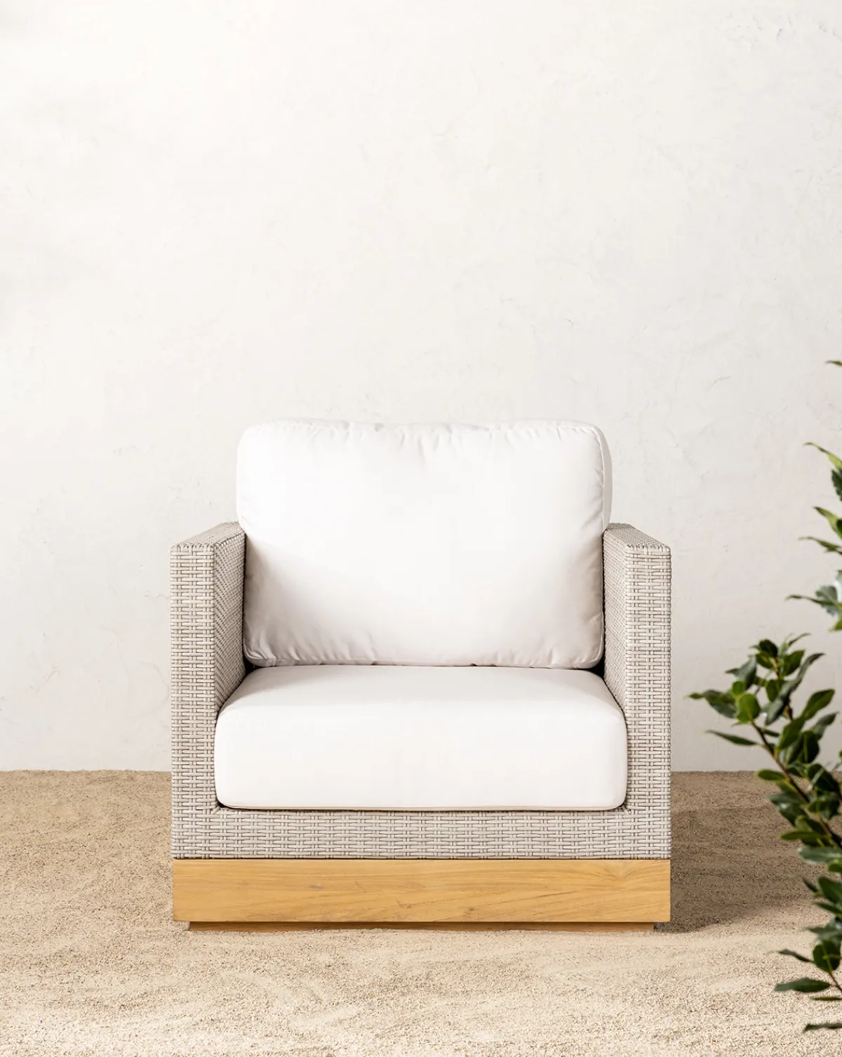 Berdine Wicker Outdoor Chair|Makerspalm