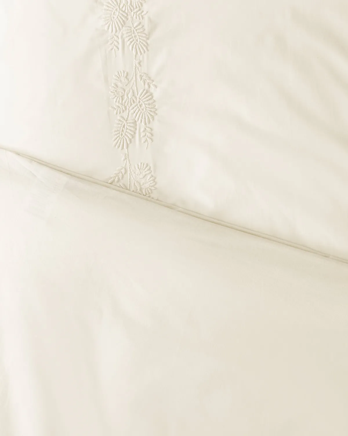 Bianca Percale Embroidered Duvet Cover|Lameirinho Industria Textil, S.A. Online