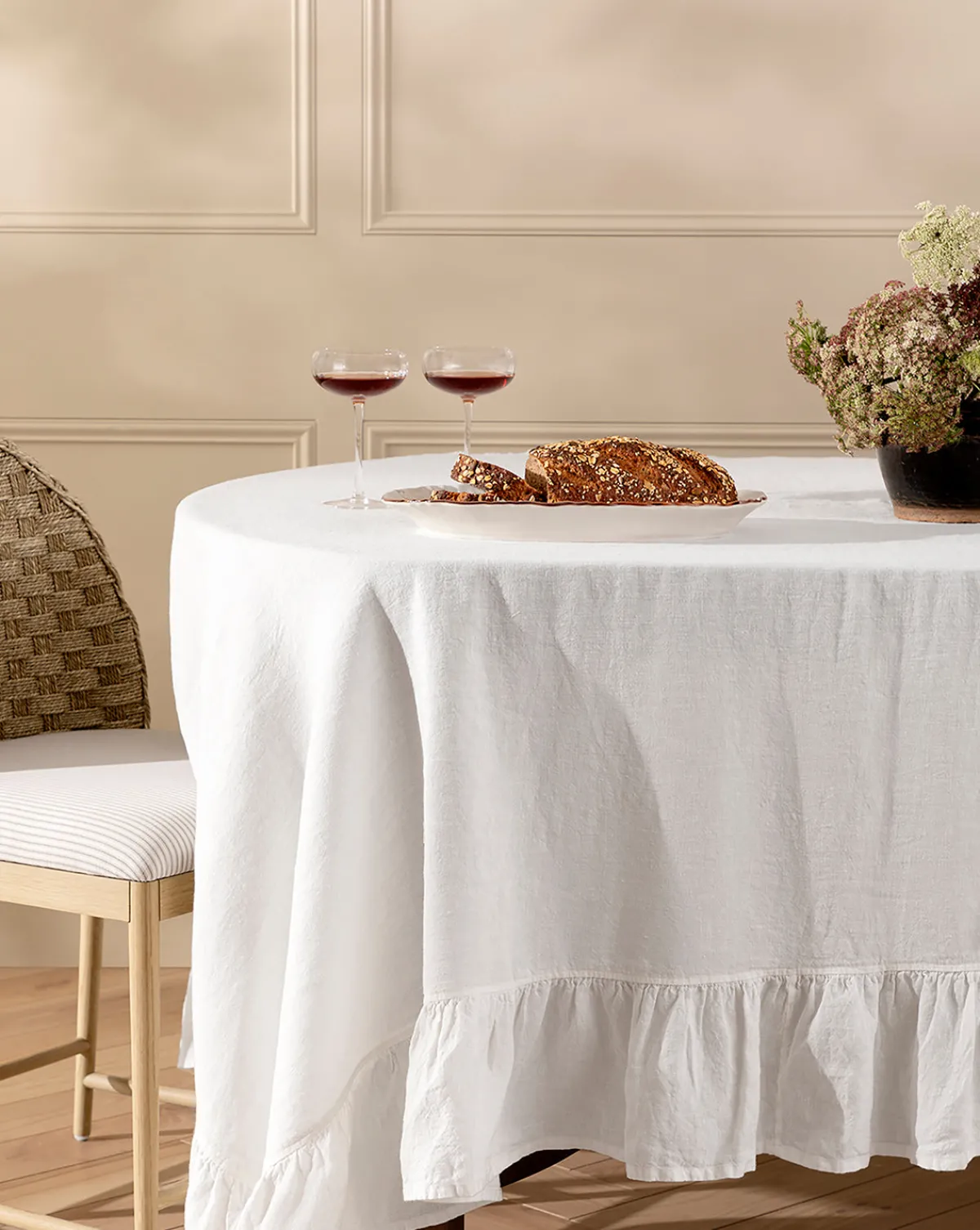 Catania Linen Ruffle Tablecloth|Vini Exports New