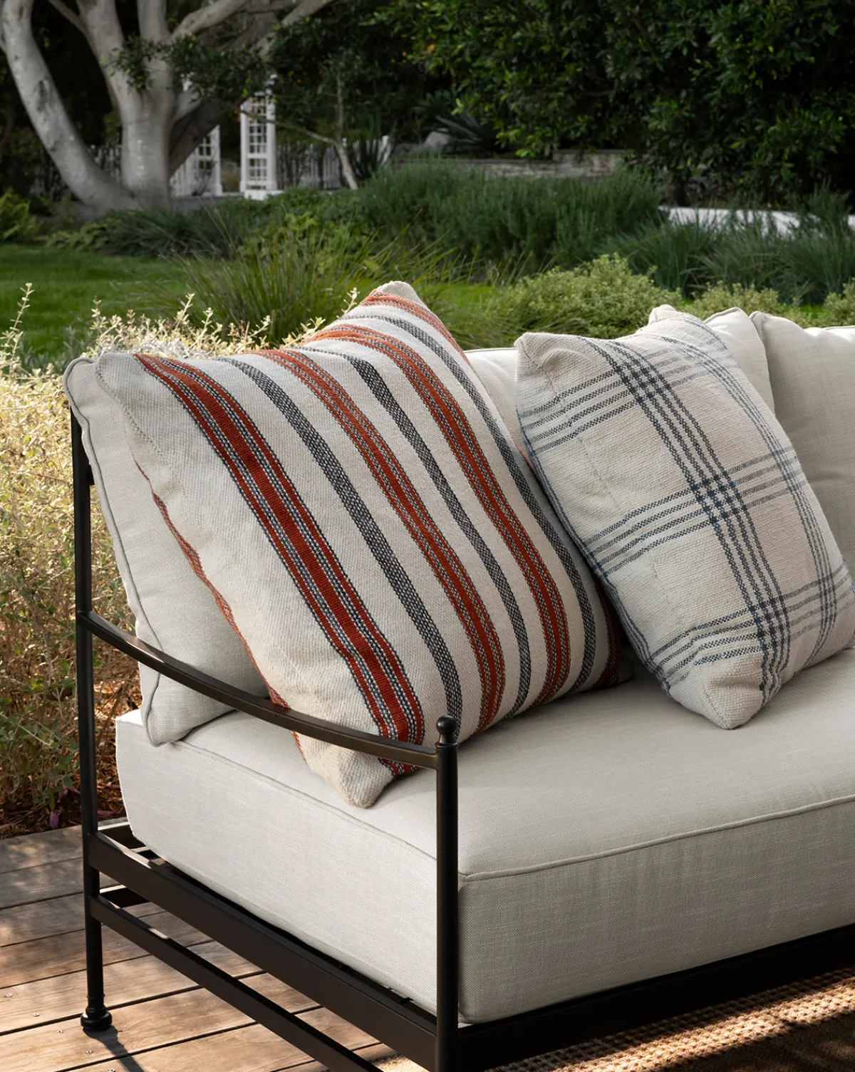 Conlin Indoor/Outdoor Pillow|EXT Rugs