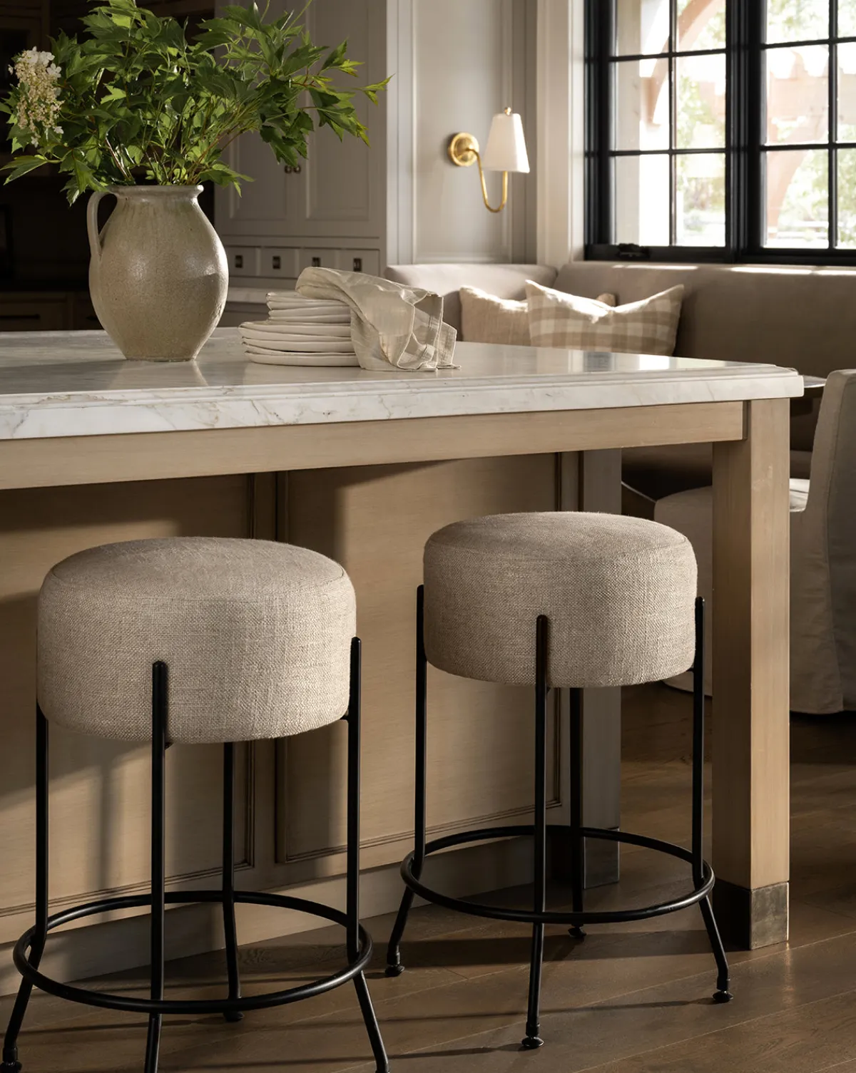 Evander Counter Stool|Makerspalm Best