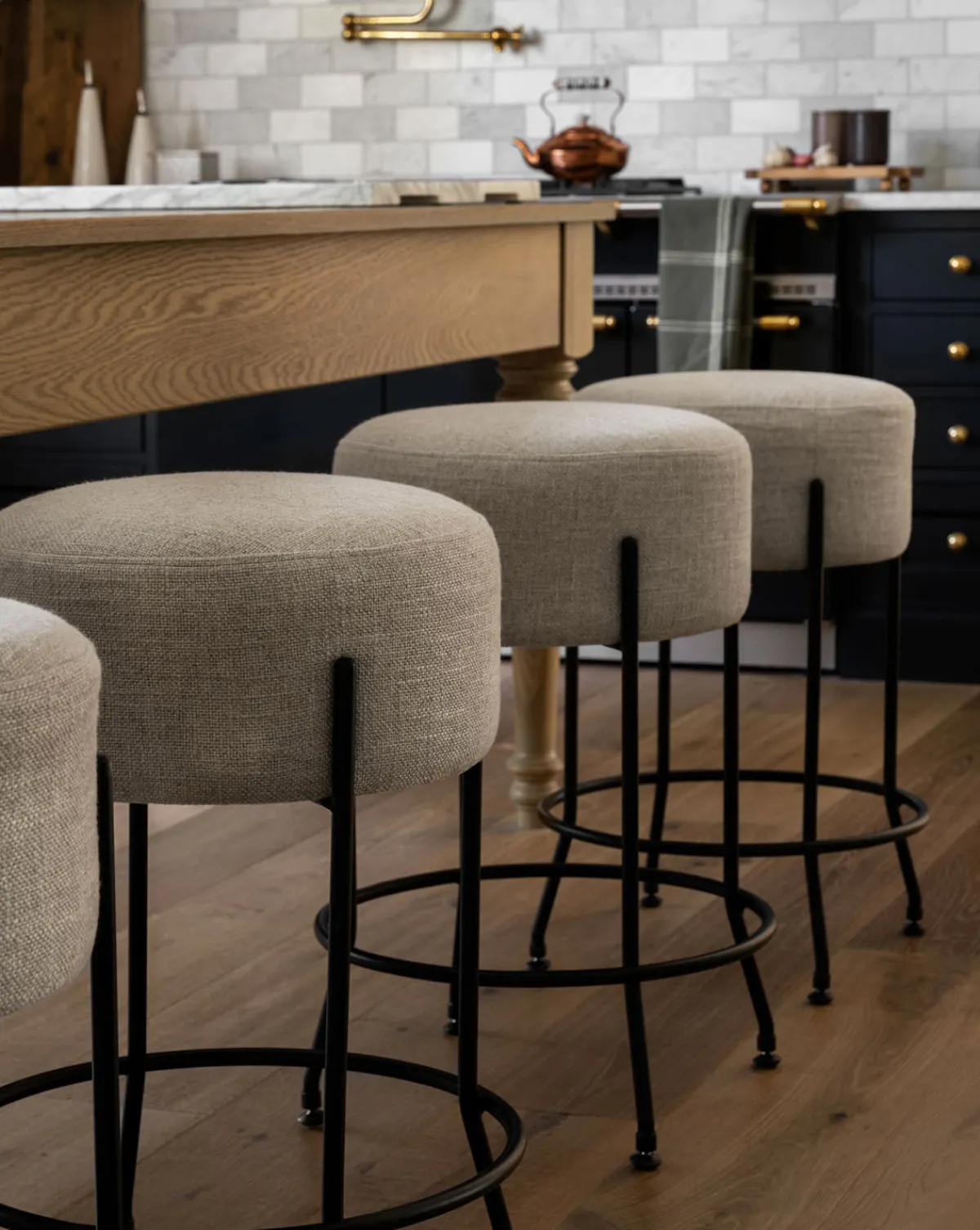 Evander Counter Stool|Makerspalm Best