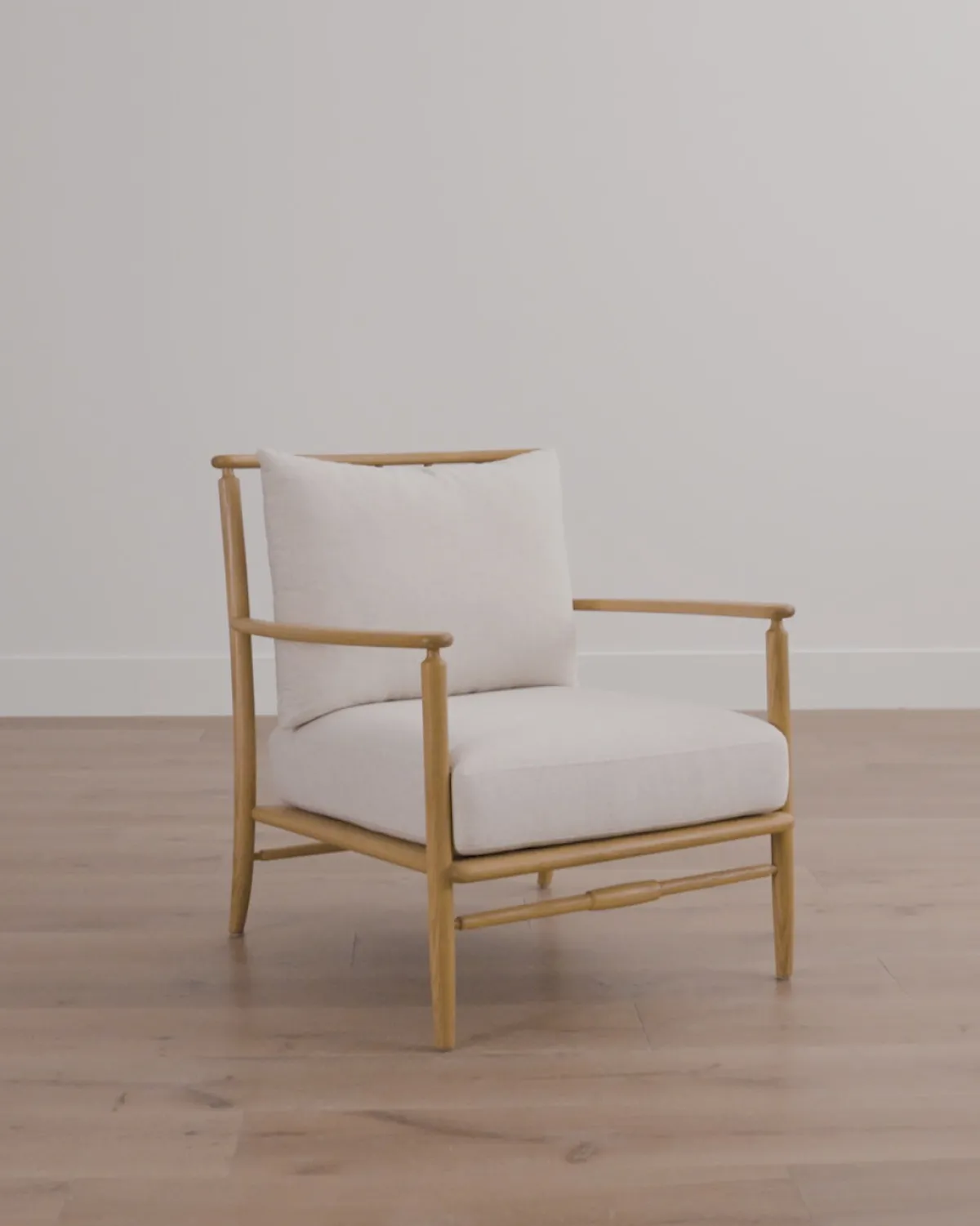 Fenwick Lounge Chair|ROYAL FURNITURE TRADING & PRODUCTION CO., LTD New