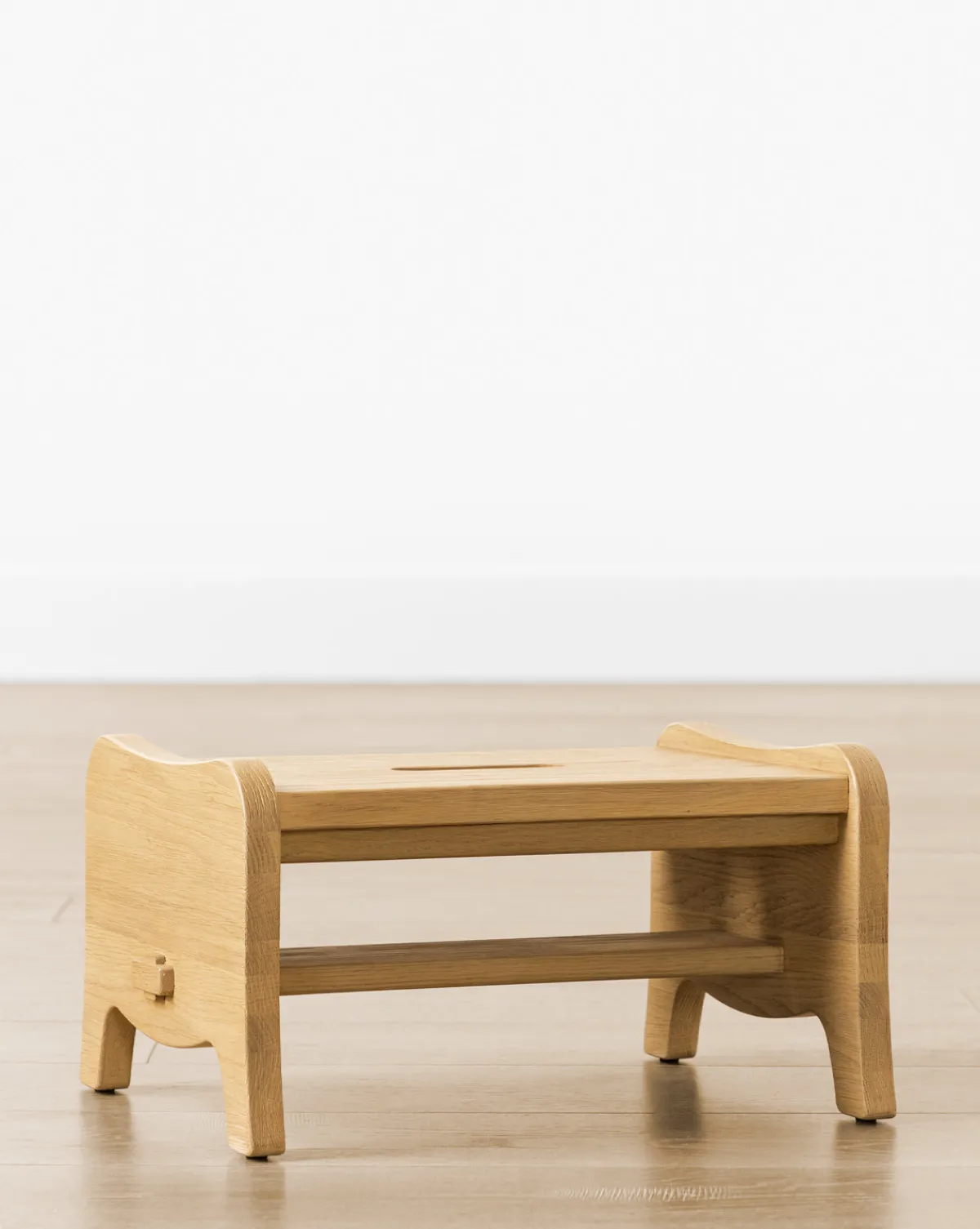 Gable Step Stool|YANG CHENG WOODEN INDUSTRIES INTERNATIONAL (VIETNAM) CO LTD Clearance