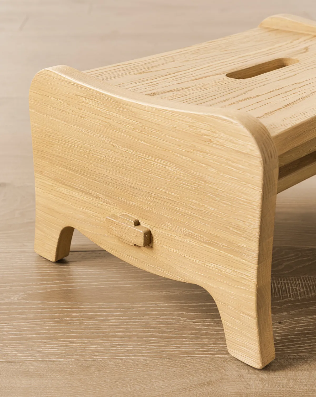 Gable Step Stool|YANG CHENG WOODEN INDUSTRIES INTERNATIONAL (VIETNAM) CO LTD Clearance
