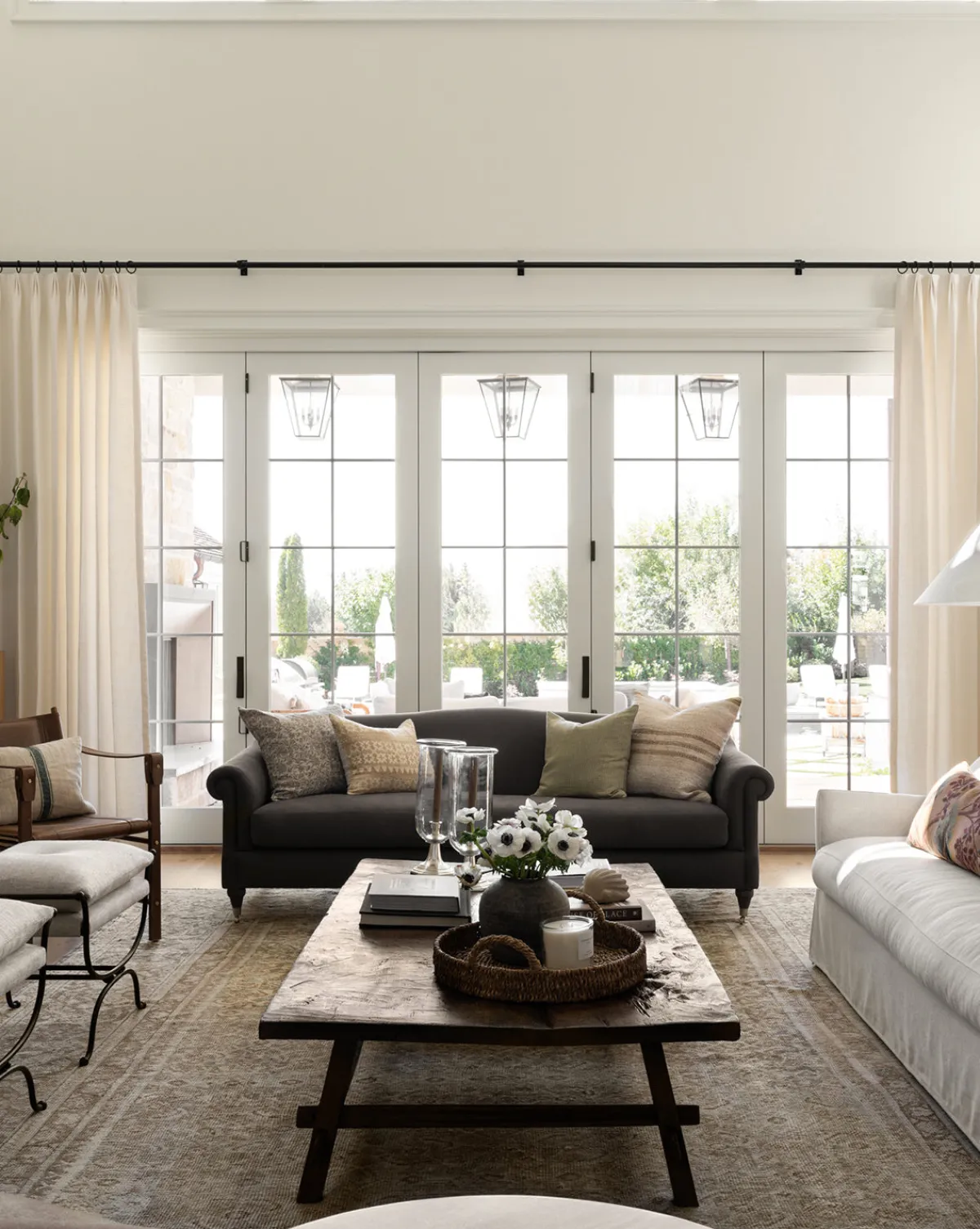 Hildegard Sofa 90"|Community New