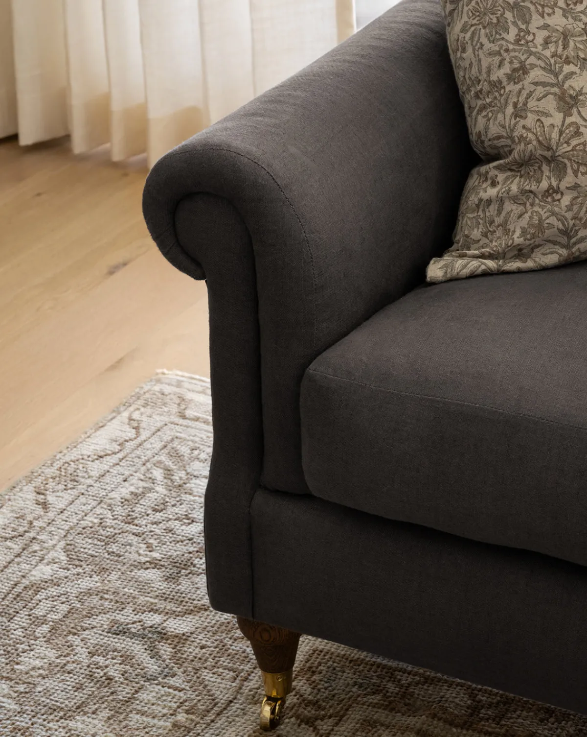 Hildegard Sofa 90"|Community New