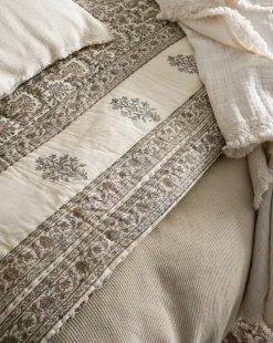 Leander Quilt|Manglam Arts