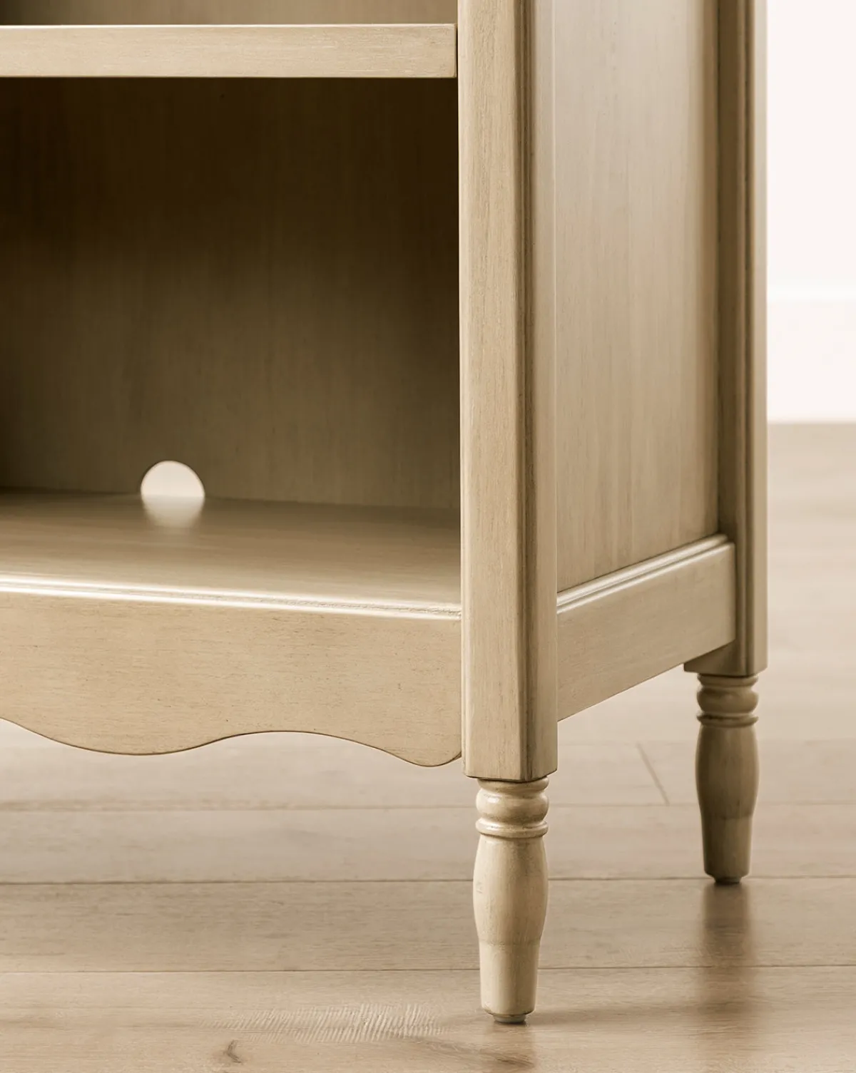 Liberty Bookcase|Million Dollar Baby Hot