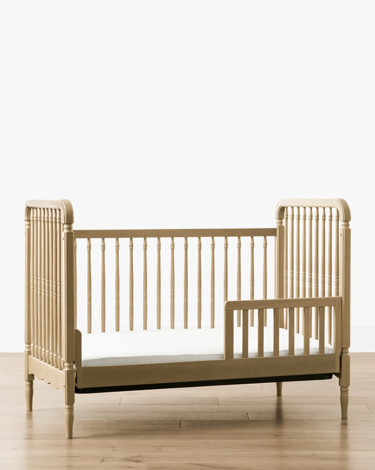 Liberty 3-in-1 Convertible Spindle Crib w/Toddler Bed Conversion Kit|Million Dollar Baby Hot