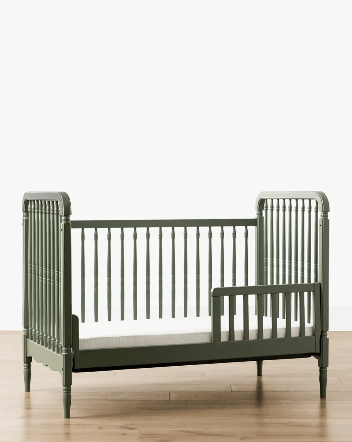 Liberty 3-in-1 Convertible Spindle Crib w/Toddler Bed Conversion Kit|Million Dollar Baby Hot