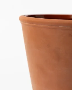 Lorenzo Terracotta Pot|UCP INTERNATIONAL COMPANY LIMITED