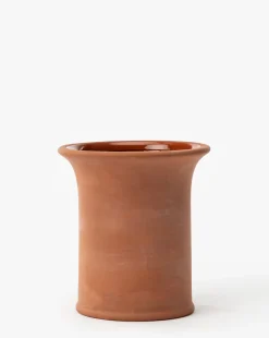 Lorenzo Terracotta Pot|UCP INTERNATIONAL COMPANY LIMITED