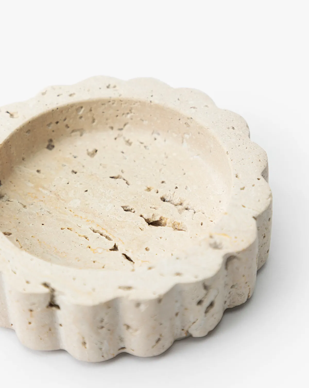 Lottie Scalloped Plate|Indaba New