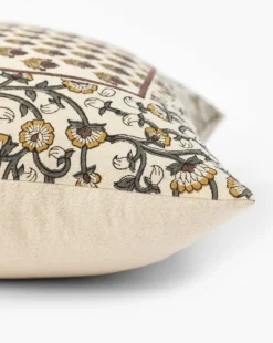 Malik Linen Pillow Cover|Filling Spaces Hot
