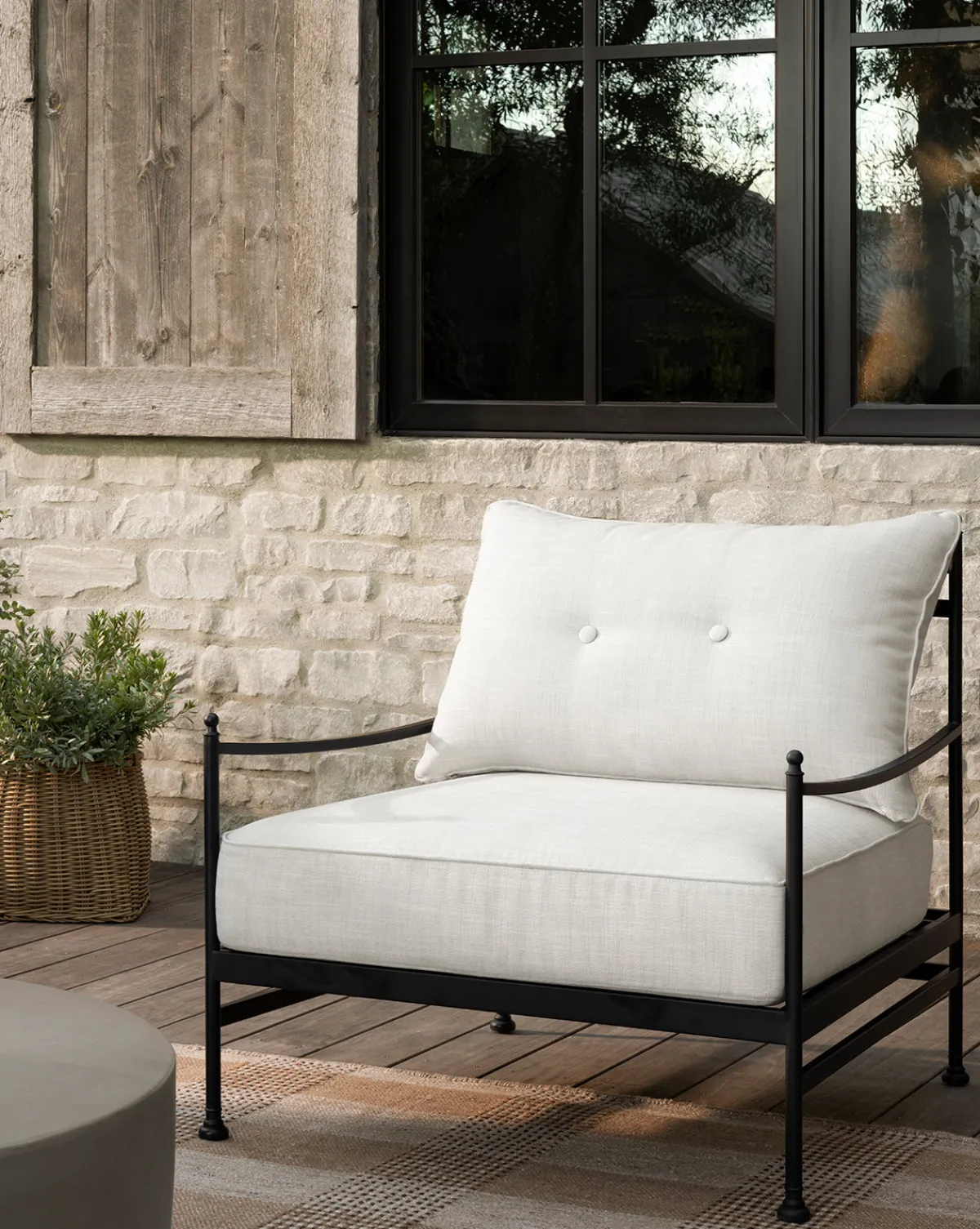 Pomeroy Outdoor Lounge Chair|Makerspalm Sale