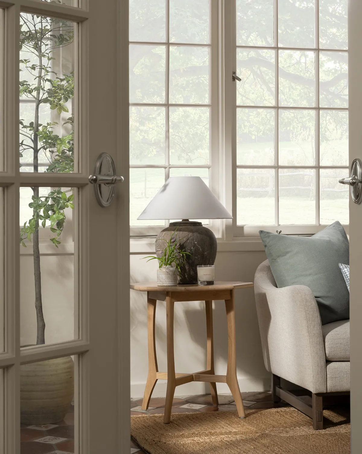 Posie Oak Side Table|Credence Hot