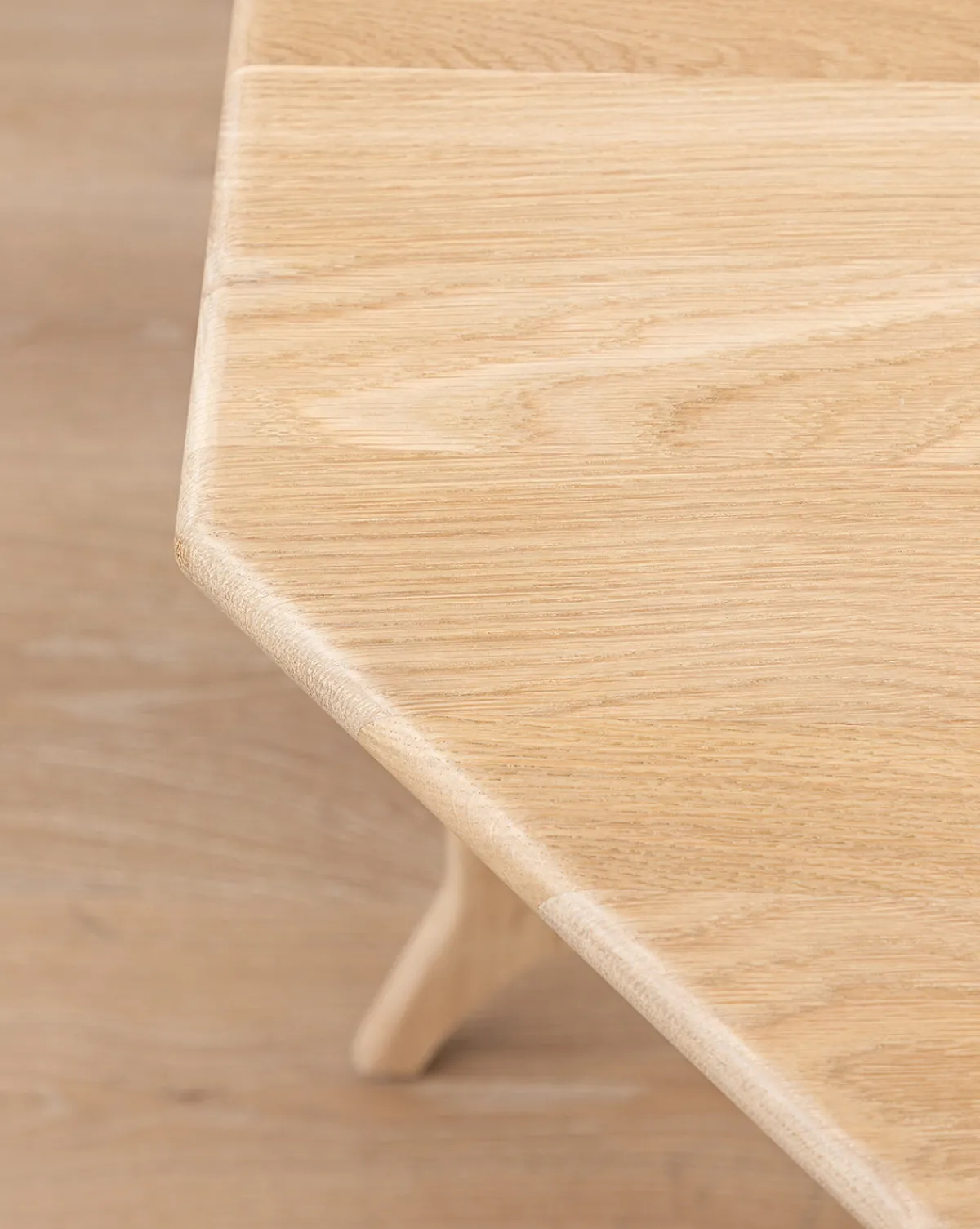 Posie Oak Side Table|Credence Hot