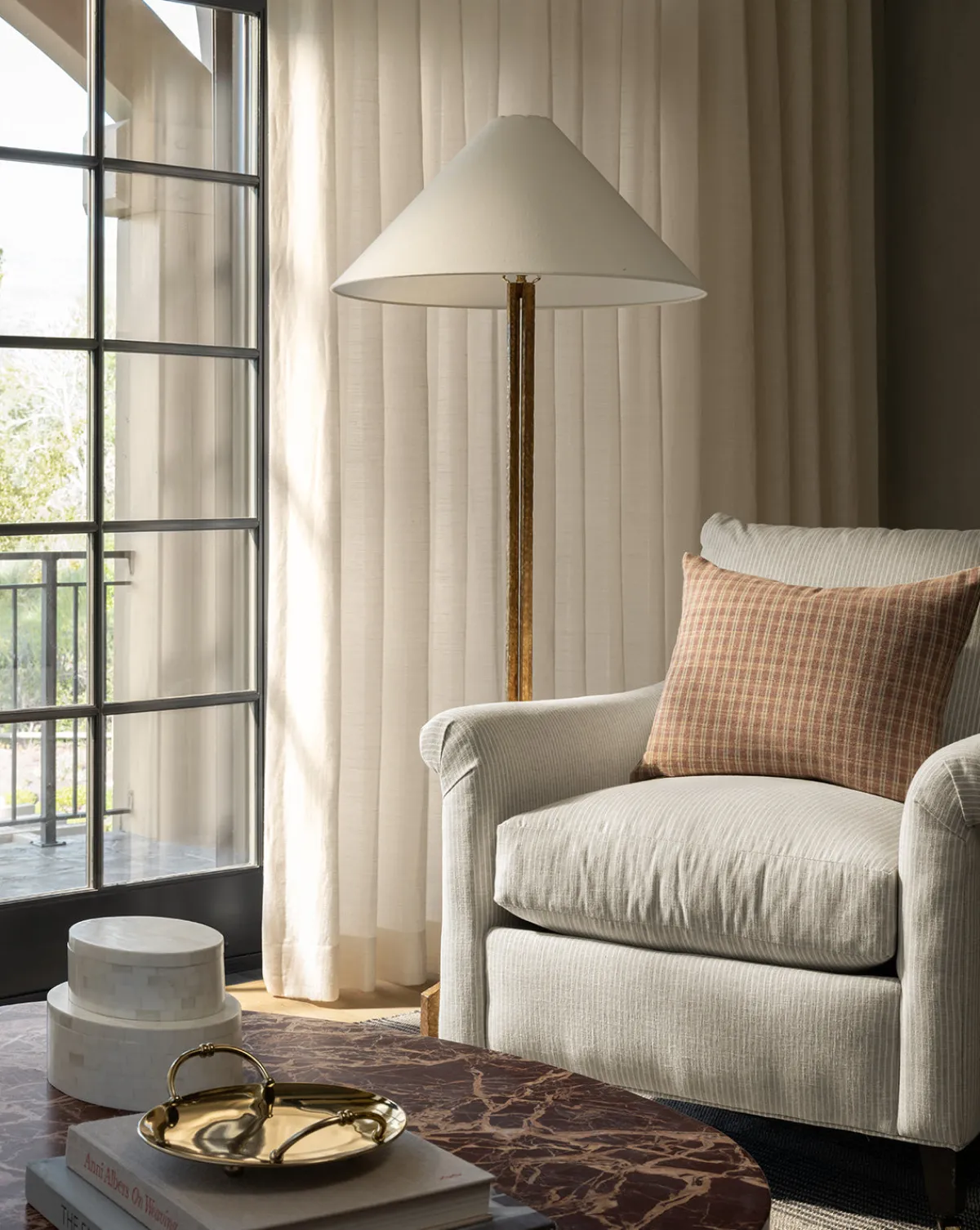 Reedley Lounge Chair|Rowe Fine Furniture, Inc. Online