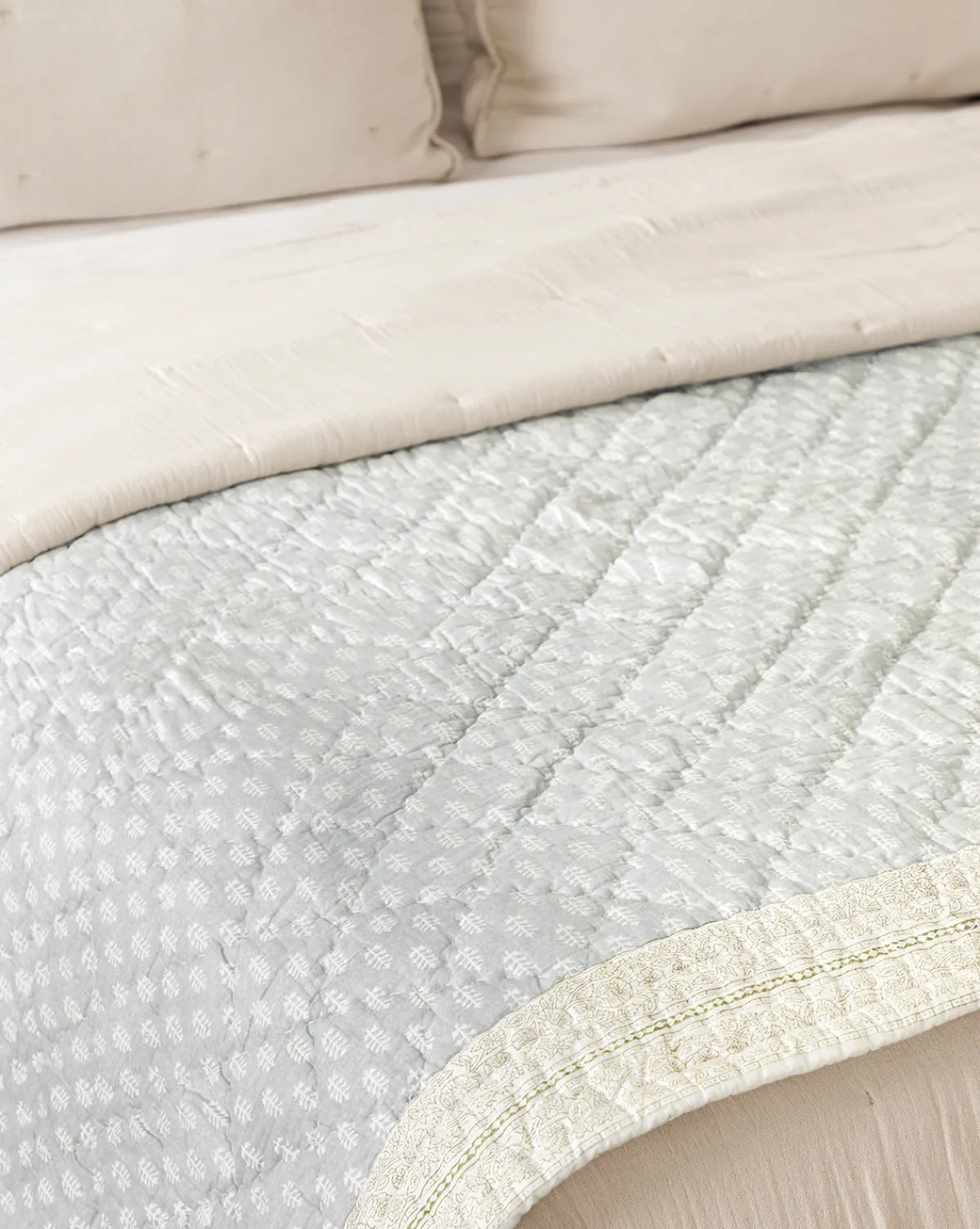 Regatta Block Print Quilt|Renuka Inc. Outlet