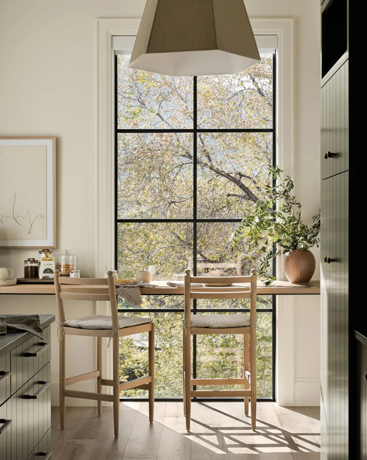 Romany Counter Stool|Credence Outlet