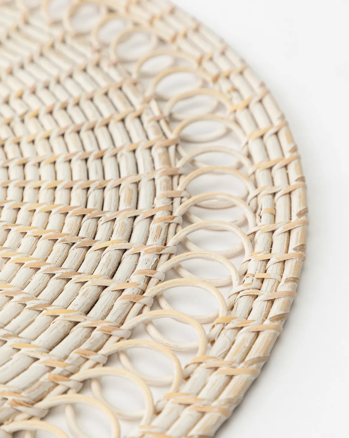 Round Rattan Placemat|SARO LIFESTYLE Outlet