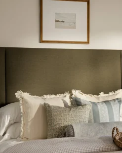 Shoreline Rocks|Art Headquarters, LLC DBA Wendover Art Group DBA Kevin O'Brien Studio