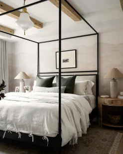 Sutherland Canopy Bed|Credence