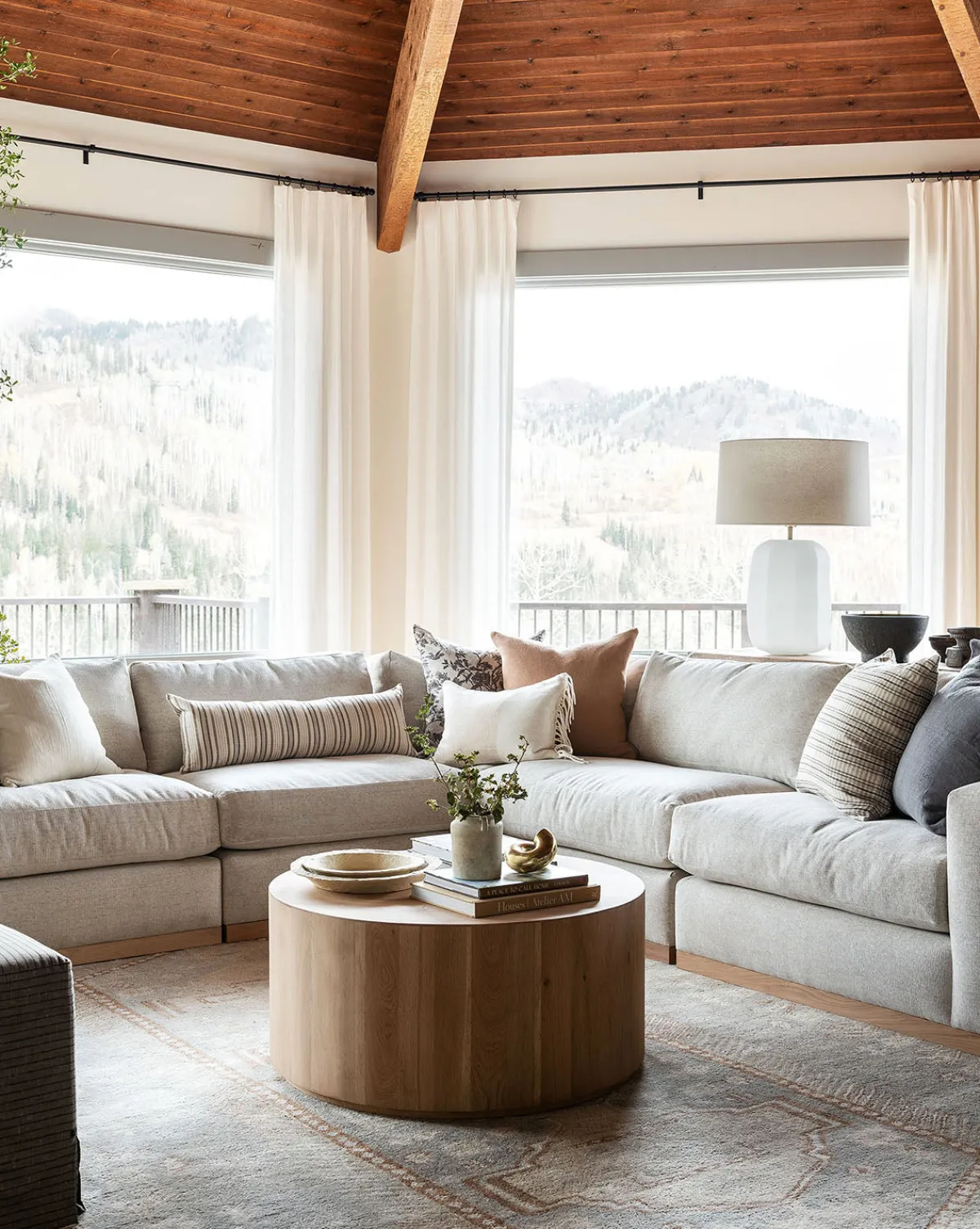 Vernon Modular L Sectional 117.5"|Community Hot