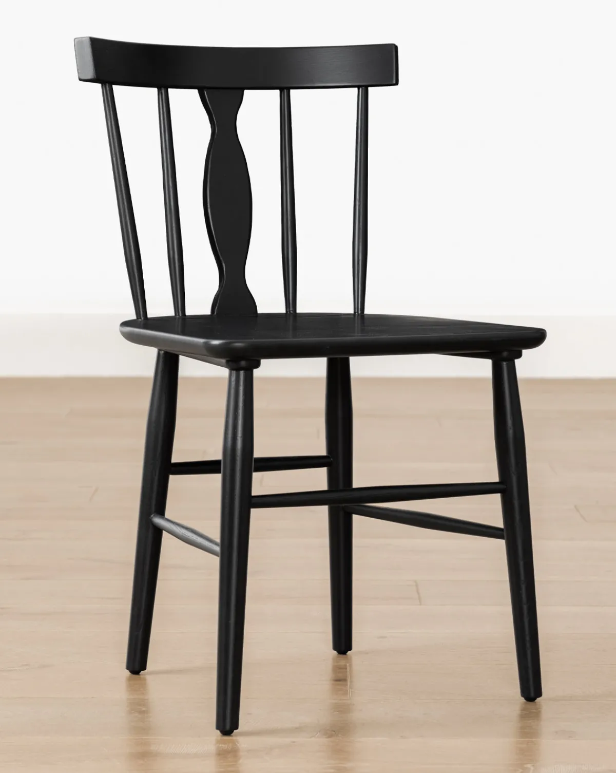 Whittaker Chair|YANG CHENG WOODEN INDUSTRIES INTERNATIONAL (VIETNAM) CO LTD