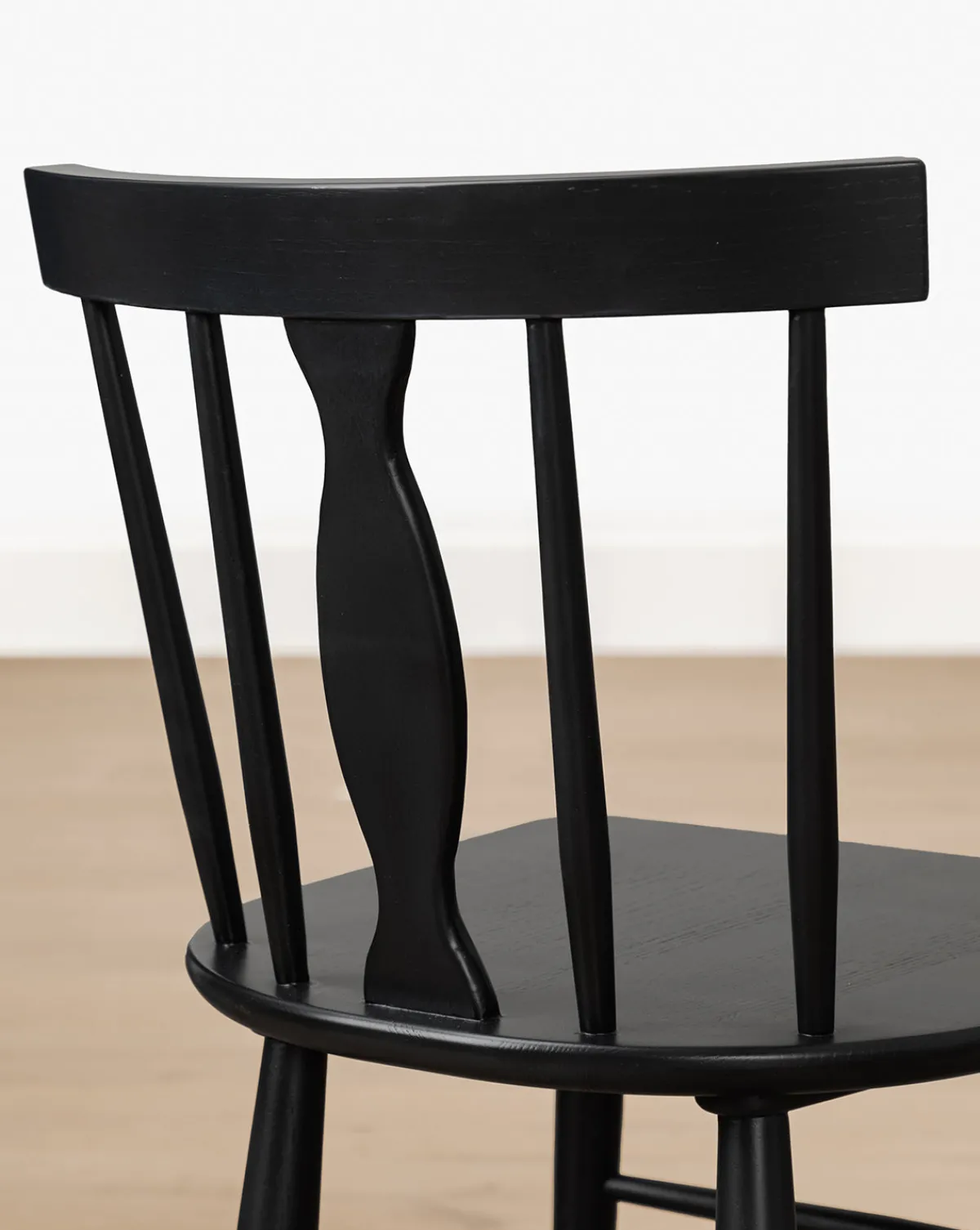 Whittaker Chair|YANG CHENG WOODEN INDUSTRIES INTERNATIONAL (VIETNAM) CO LTD