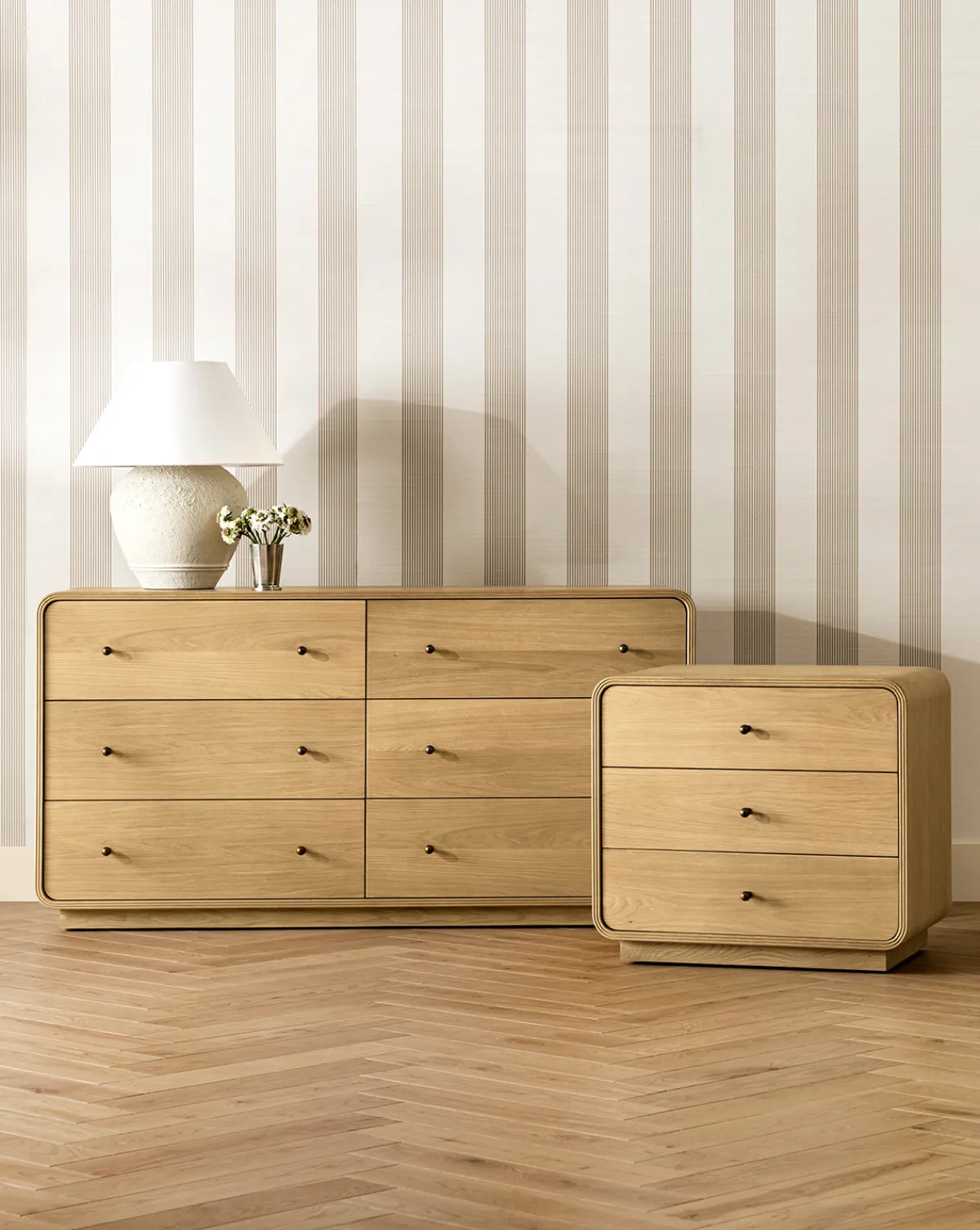 Wilkins Oak Dresser|Makerspalm Hot