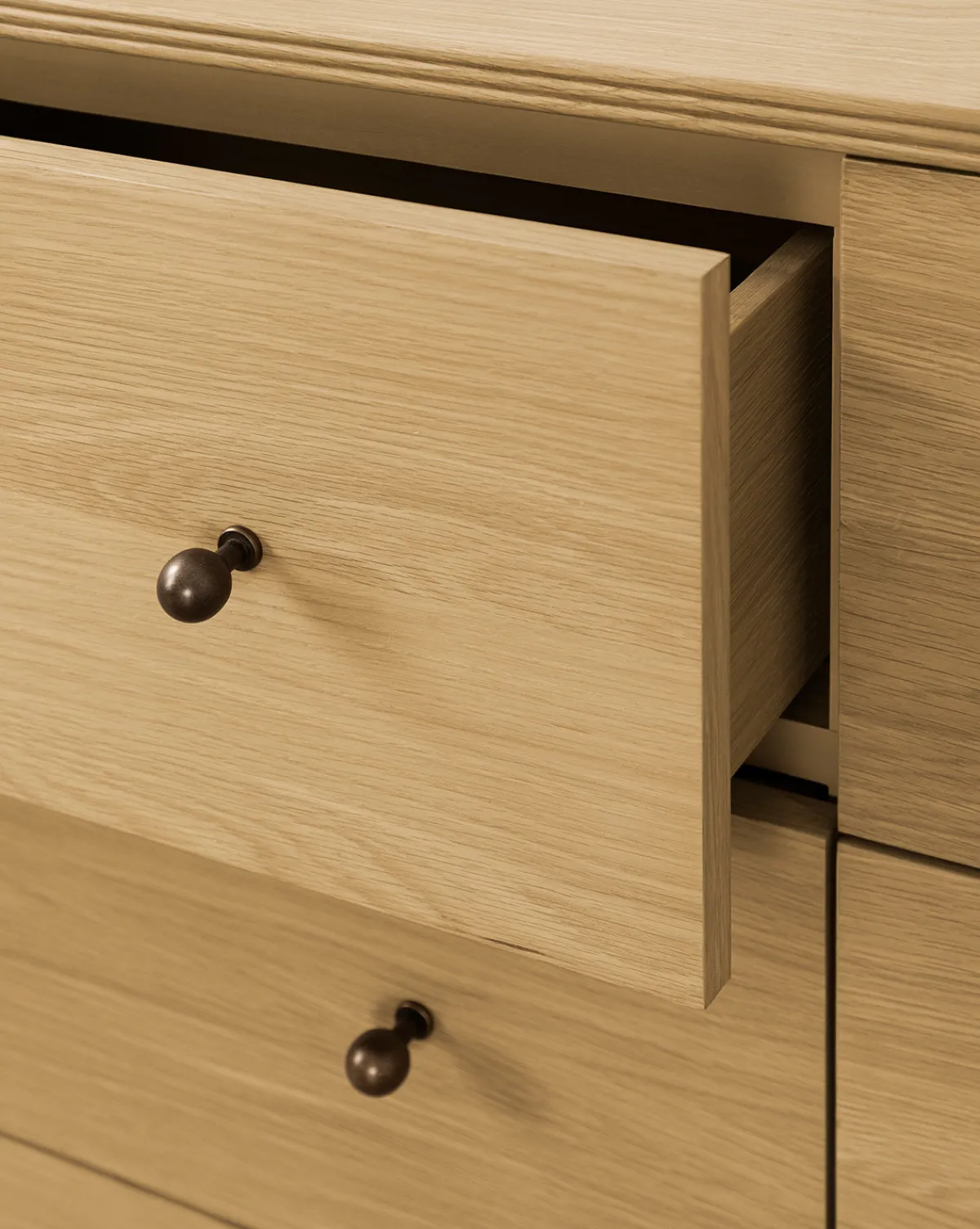 Wilkins Oak Dresser|Makerspalm Hot