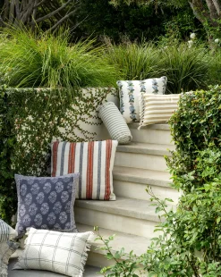 Yardley Indoor/Outdoor Pillow|EXT Rugs Discount